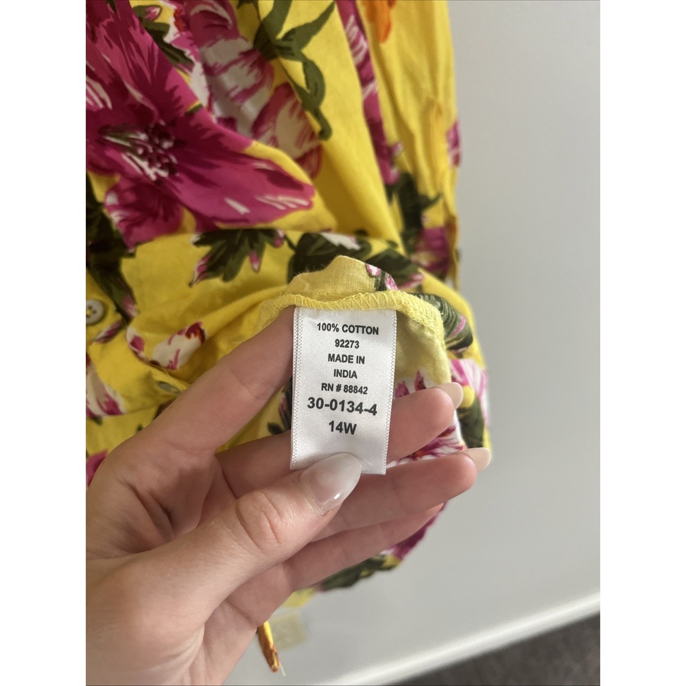 Roaman's Blouse Women's 14W Top Shirt long Tab Sleeves Floral Tropical‎ yellow - Picture 3 of 4